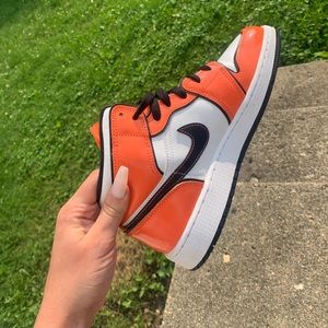 Air Jordan 1 Mid